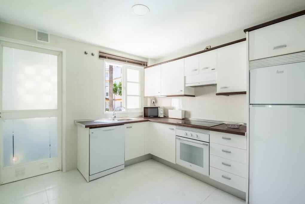 Con Piscina Cerca Del Golf En Atalaya - Atalaya Del Golf 31 Appartement *